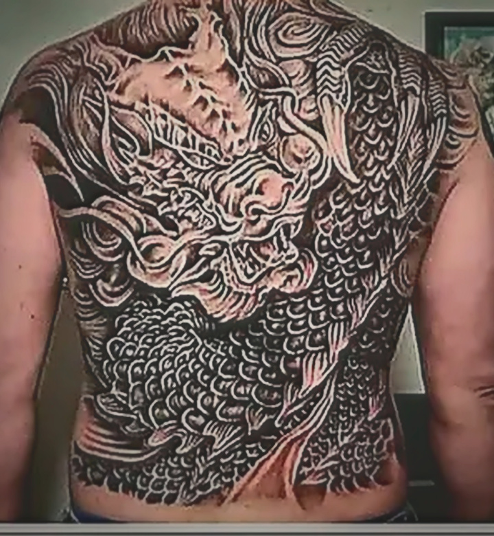 Dragón Espalda — Franko Aguayo en Abyss Tattoo Studio